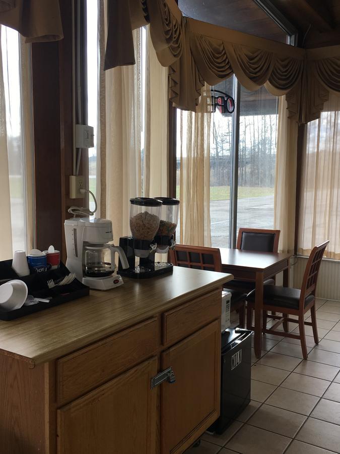 Budget Lodge Newton Falls Εξωτερικό φωτογραφία