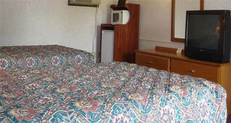 Budget Lodge Newton Falls Εξωτερικό φωτογραφία